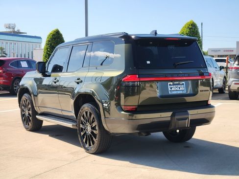 Used 2025 Lexus GX 550 w/ Accessory Package (2T) AWD/4WD image 5