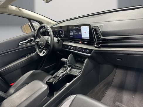 Used 2025 Kia Sportage EX FWD image 16
