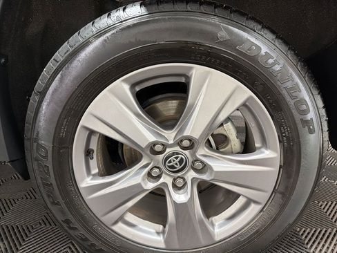 Used 2025 Toyota RAV4 XLE image 33