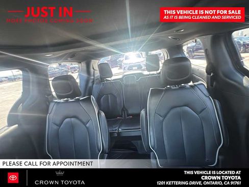 Used 2023 Chrysler Pacifica Limited w/ S Appearance Package AWD/4WD image 8