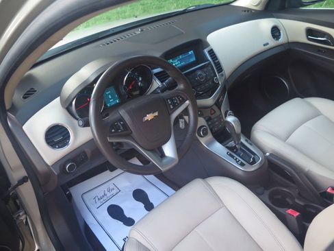 Used 2011 Chevrolet Cruze LTZ FWD image 8
