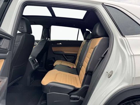 Used 2022 Volkswagen Atlas Cross Sport SEL Premium R-Line AWD/4WD image 11