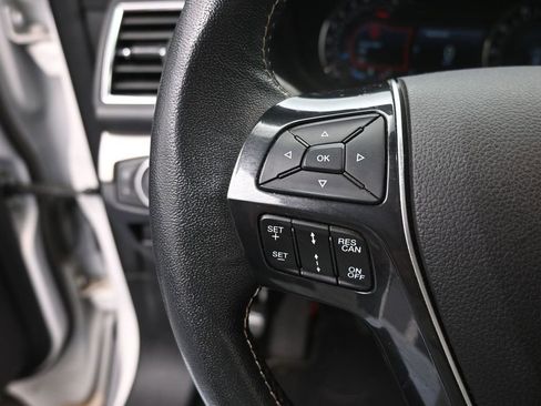 Used 2018 Ford Explorer Platinum image 28