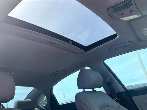 Used 2018 Hyundai Sonata Limited w/ Cargo Package FWD image 13