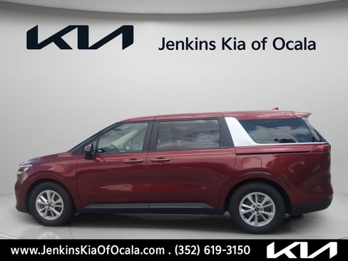 Certified 2024 Kia Carnival LX FWD image 6