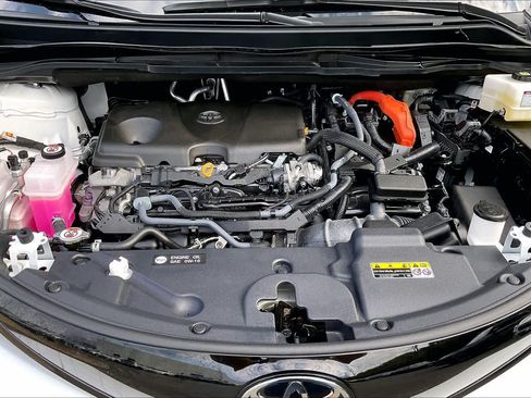 Used 2026 Toyota Sienna XSE AWD/4WD image 32