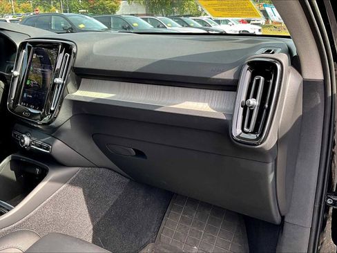 Certified 2023 Volvo XC40 B5 Plus w/ Driver Assist Package image 17