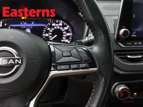 Used 2023 Nissan Altima 2.5 SR AWD/4WD image 19