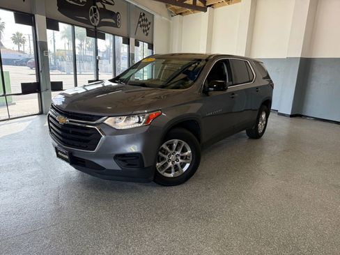 Used 2019 Chevrolet Traverse LS FWD image 3