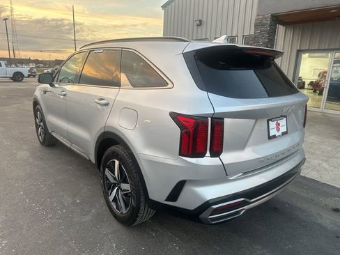 Used 2022 Kia Sorento S image 9