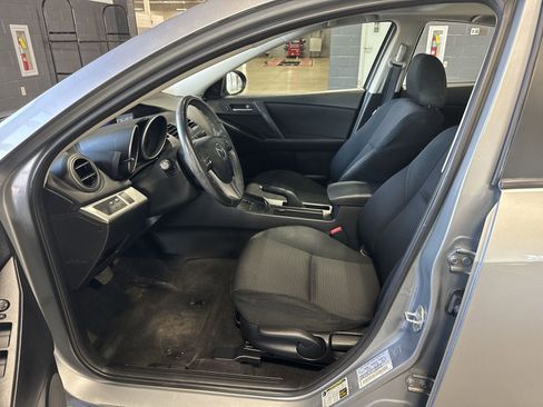 Used 2013 MAZDA MAZDA3 i Touring image 10