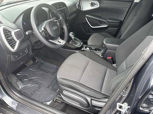Used 2020 Kia Soul LX FWD image 12