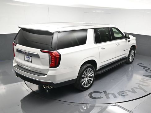 Used 2022 GMC Yukon XL Denali AWD/4WD image 34