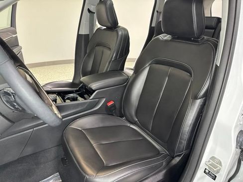 Used 2023 Jeep Grand Cherokee Limited w/ Black Appearance Package AWD/4WD image 15