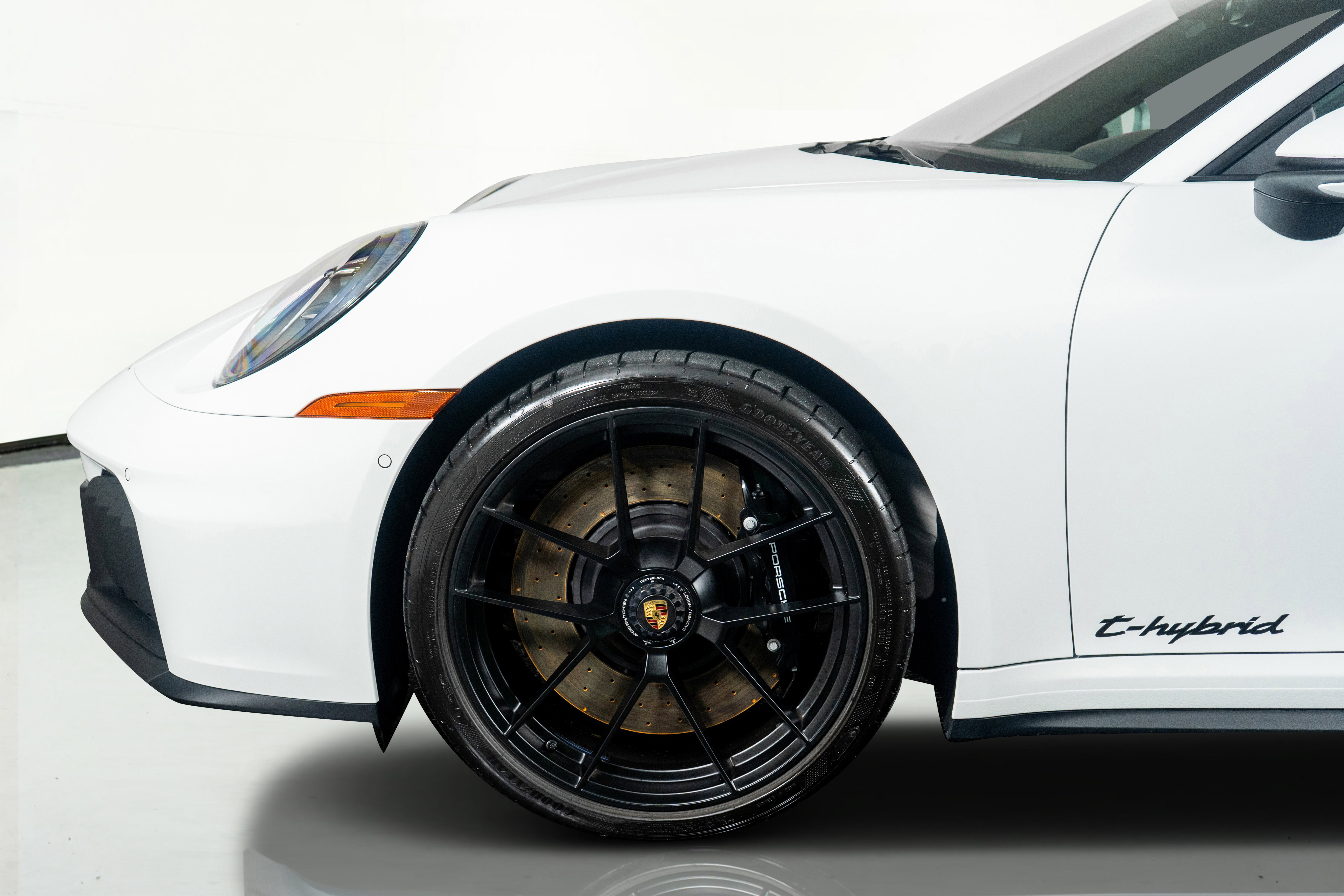 Used 2025 Porsche 911 Carrera 4 GTS AWD/4WD image 19