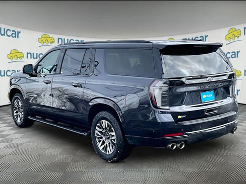 Used 2025 Chevrolet Suburban Z71 w/ Z71 Off-Road Package image 4