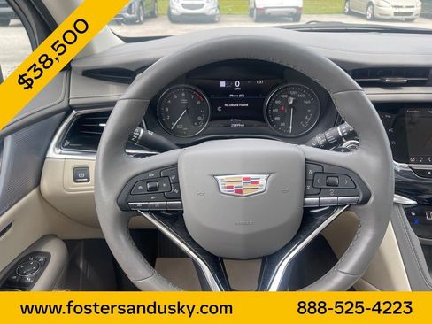 Certified 2023 Cadillac XT6 Premium Luxury w/ Technology Package FWD image 9