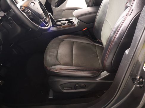 Used 2019 Ford Explorer XLT w/ Equipment Group 202A FWD image 12