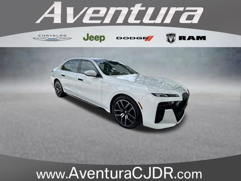 Used 2025 BMW 740i xDrive AWD/4WD image 1