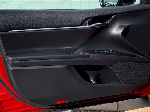 Used 2021 Toyota Camry SE image 22