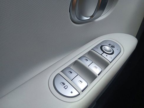 Used 2024 Hyundai Ioniq 5 SEL image 17