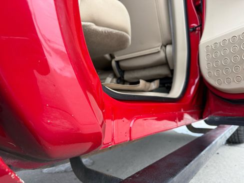 Used 2011 Nissan Titan SV image 23