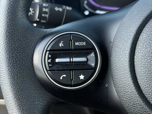 Certified 2025 Kia Soul LX image 17