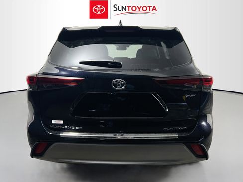 New 2026 Toyota Highlander Platinum image 5
