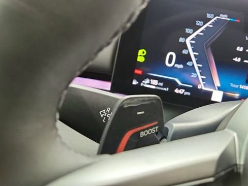 Used 2026 BMW 550e xDrive image 44