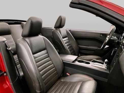 Used 2005 Ford Mustang GT Premium RWD image 7