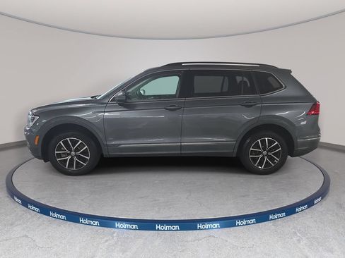 Used 2021 Volkswagen Tiguan SE w/ Panoramic Sunroof Package FWD image 8