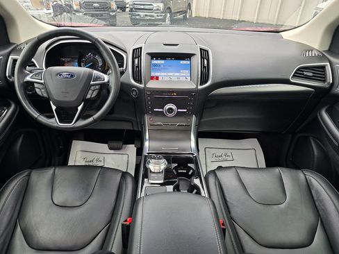 Used 2019 Ford Edge Titanium FWD image 3