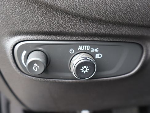 Used 2024 Chevrolet Equinox LT w/ LPO, Floor Liner Package FWD image 18