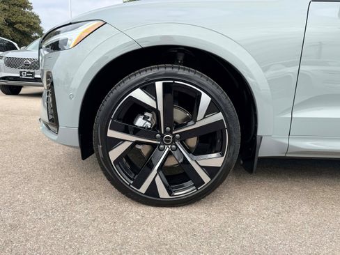 New 2026 Volvo XC60 B5 Ultra w/ Climate Package image 10