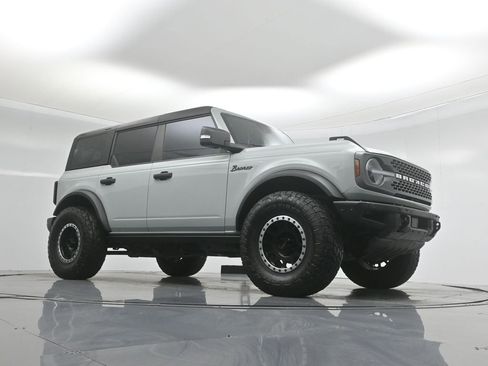 Used 2023 Ford Bronco Badlands image 3