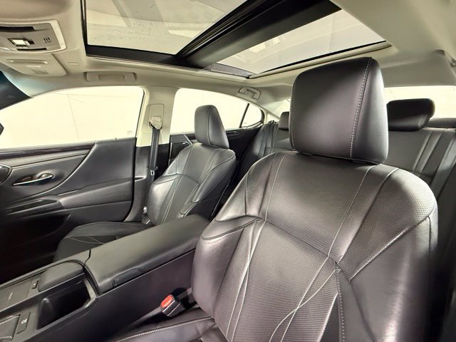 Used 2019 Lexus ES 350 w/ Accessory Package FWD image 5