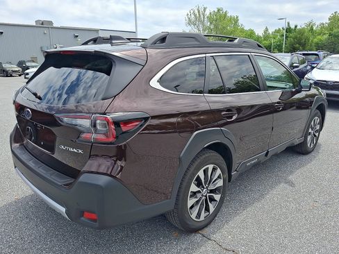 Certified 2025 Subaru Outback Limited AWD/4WD image 4