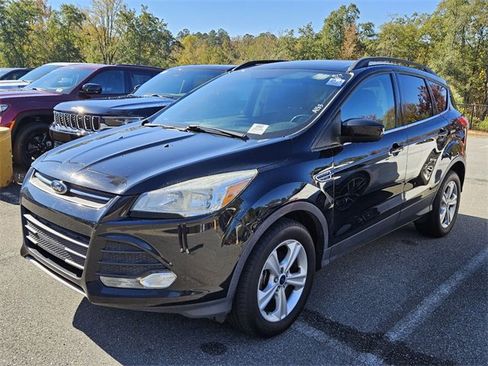 Used 2016 Ford Escape SE w/ Equipment Group 201A image 3
