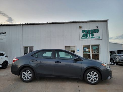 Used 2014 Toyota Corolla LE FWD image 9