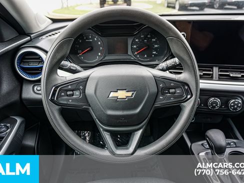 Used 2025 Chevrolet Trax LS w/ LS Convenience Package FWD image 41