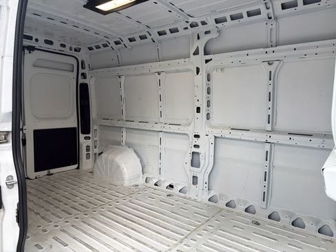 Used 2025 RAM ProMaster 2500 w/ Convenience Group FWD image 14