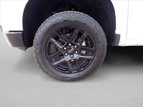 Used 2025 Chevrolet Silverado 1500 LT Trail Boss w/ Convenience Package II AWD/4WD image 7