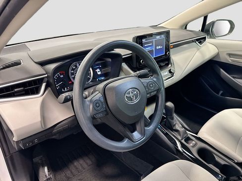 Used 2022 Toyota Corolla LE image 7