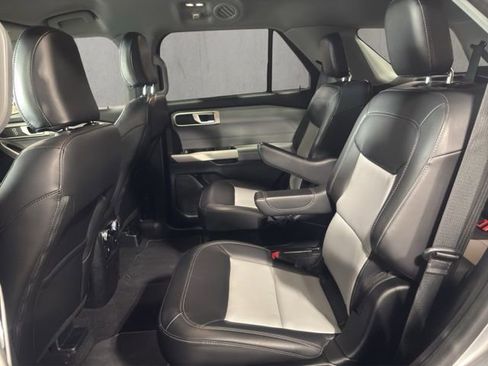 Used 2023 Ford Explorer XLT w/ Equipment Group 202A AWD/4WD image 7