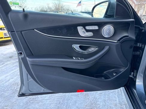 Used 2019 Mercedes-Benz E 300 4MATIC image 9