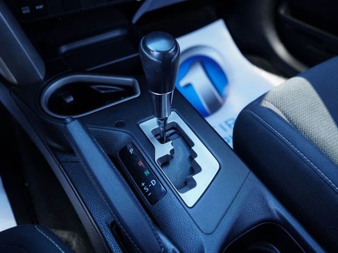 Used 2018 Toyota RAV4 XLE image 27