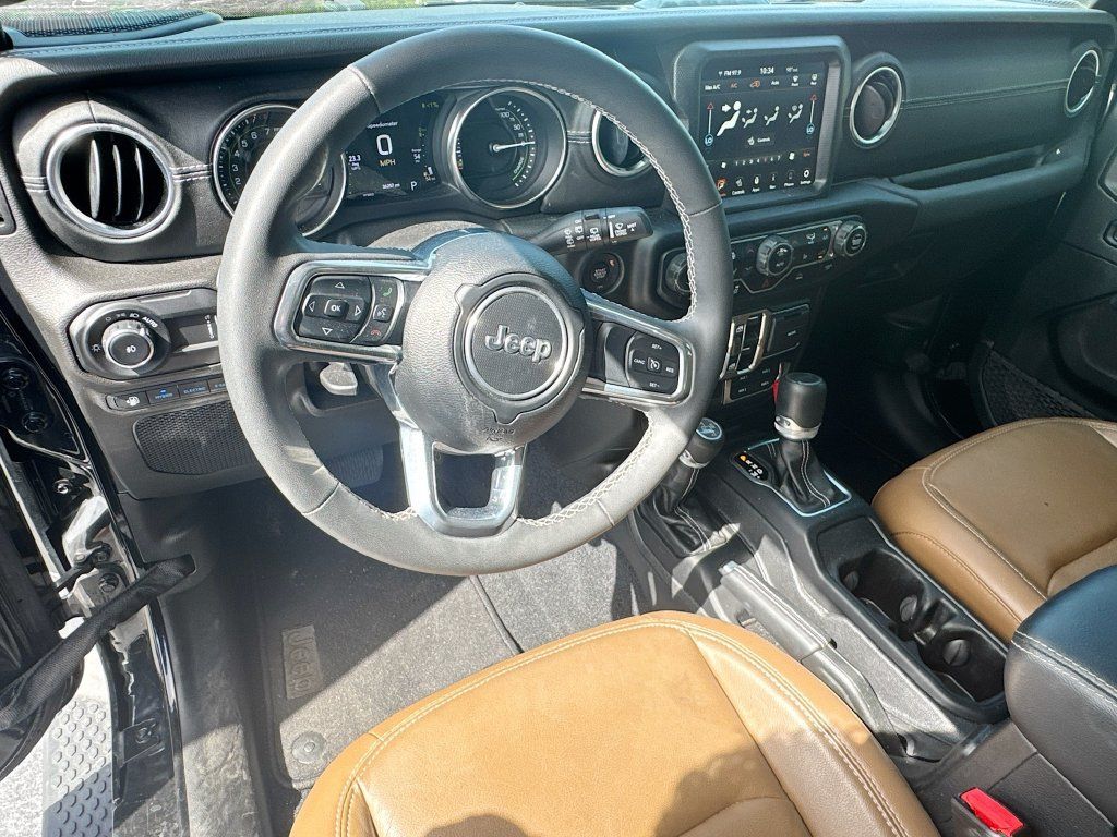 Used 2023 Jeep Wrangler Unlimited Sahara w/ Cold Weather Group AWD/4WD image 10