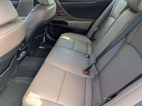 Used 2024 Lexus ES 250 w/ Premium Package AWD/4WD image 18