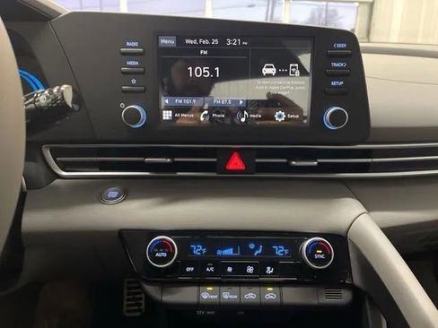 Used 2026 Hyundai Elantra Sport image 18