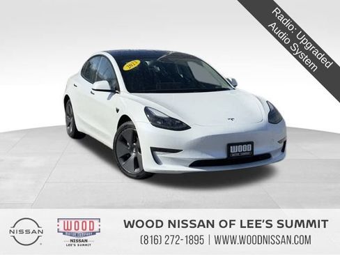 Used 2023 Tesla Model 3 Standard Range image 1